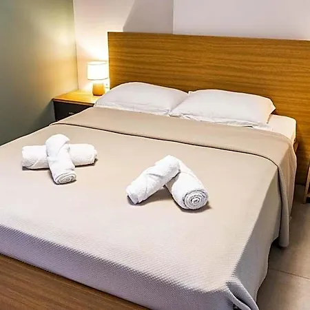 Hotel Cynthia Vrasná