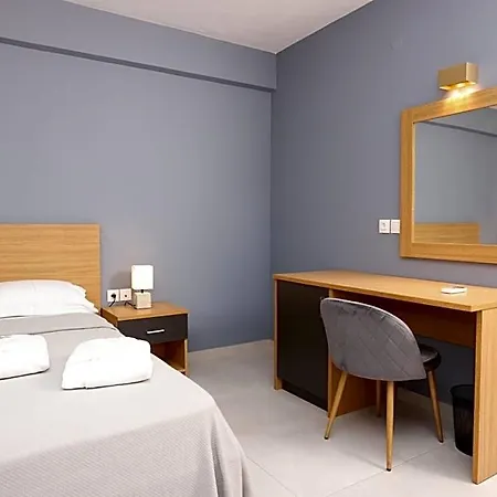 Hotel Cynthia 3*