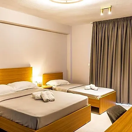 Cynthia Hotel 3*