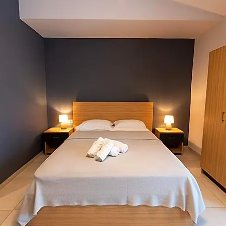 Cynthia Hotel